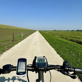 Radfahren am Deich